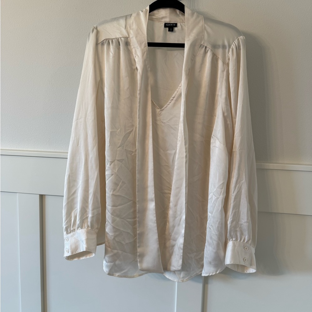Torrid Cream business casual blouse with neck tie detail